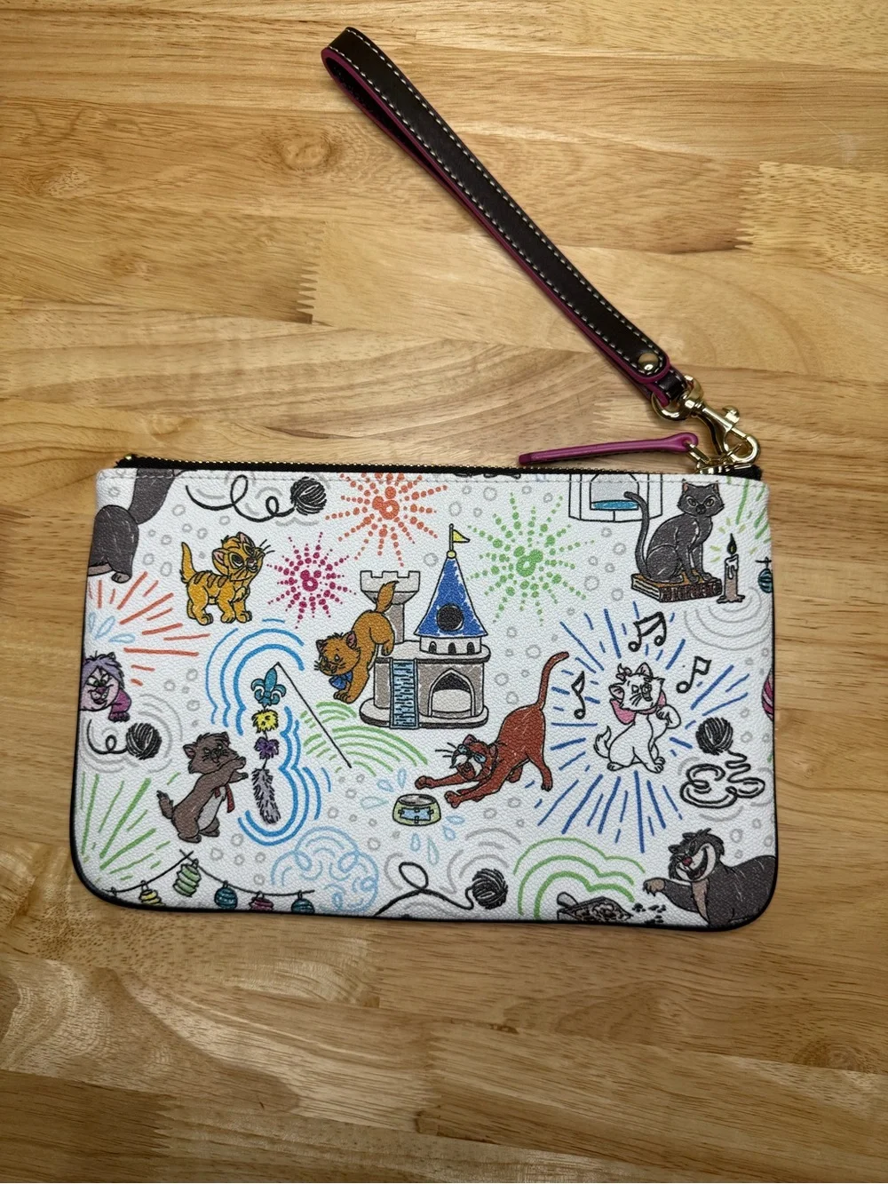 Dooney & Bourke Disney The Aristocats Limited Edition Zip Around Wristlet